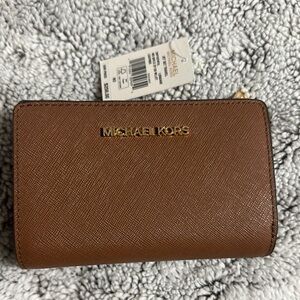 NWT Michael Kors Jet Set Brown Leather Wallet
